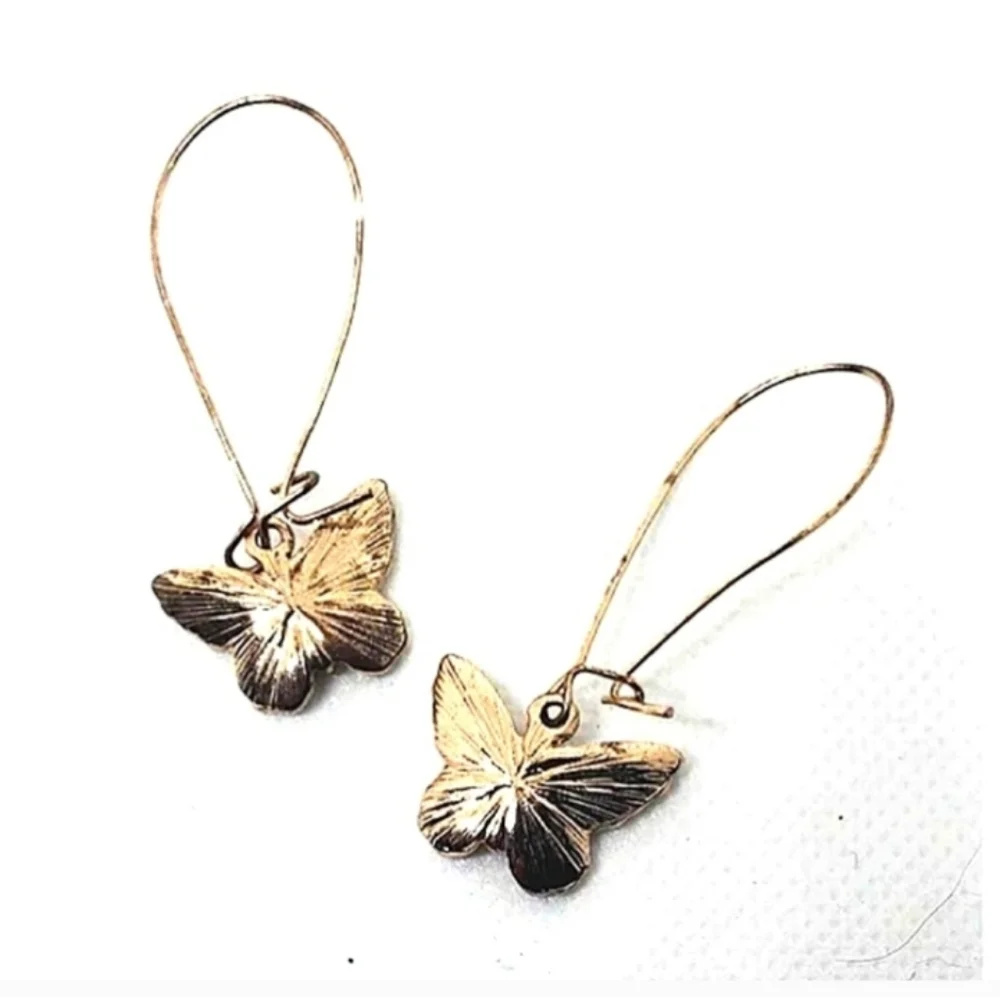 NWT Beautiful CZ Butterfly Earrings Gold Crystal  Pierced Elegant Feminine NEW